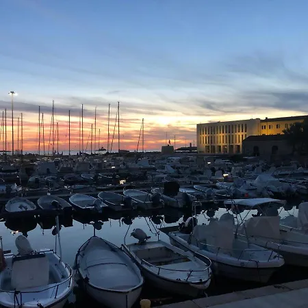 Livorno Apartment * 利沃诺